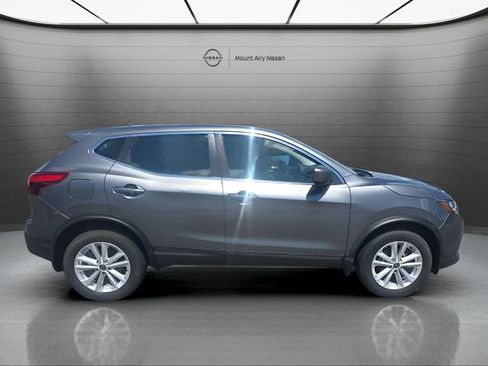 Used 2019 Nissan Rogue Sport S w/ Appearance Package AWD/4WD image 3