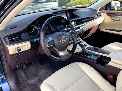 Used 2018 Lexus ES 350 w/ Premier Package image 17