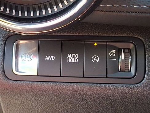 Used 2025 Chevrolet Equinox LT AWD/4WD image 23