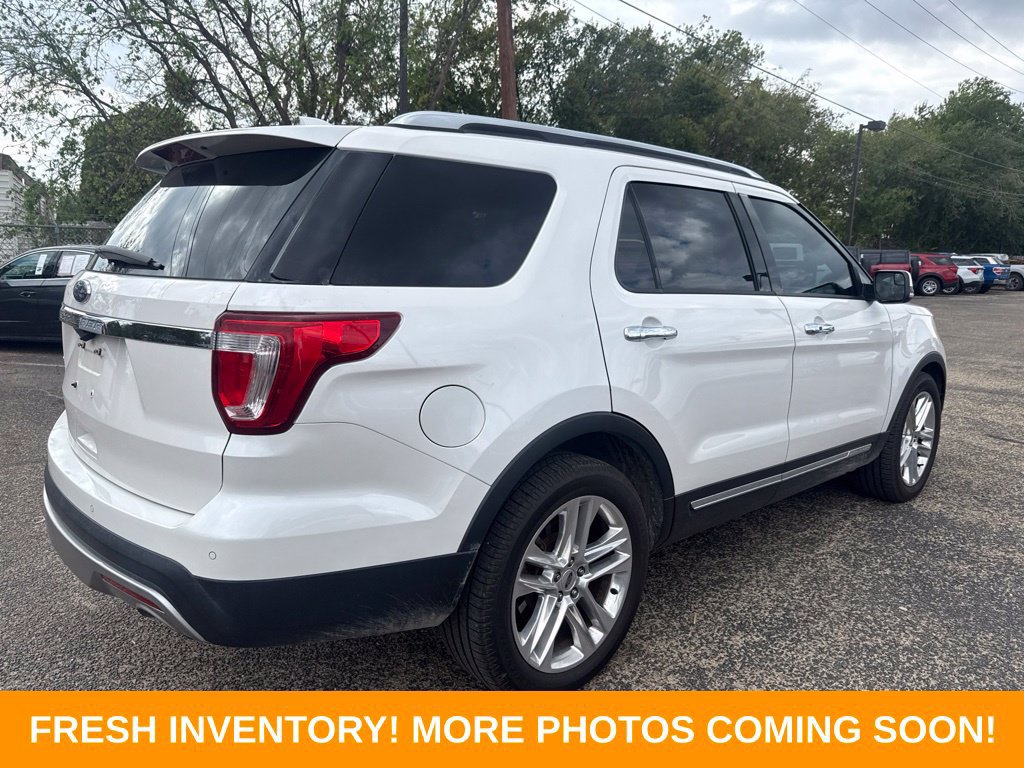 Used 2017 Ford Explorer Limited FWD image 2