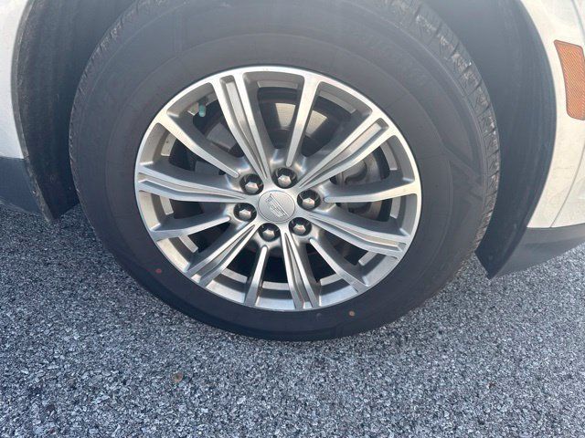 Used 2017 Cadillac XT5 Luxury AWD/4WD image 8