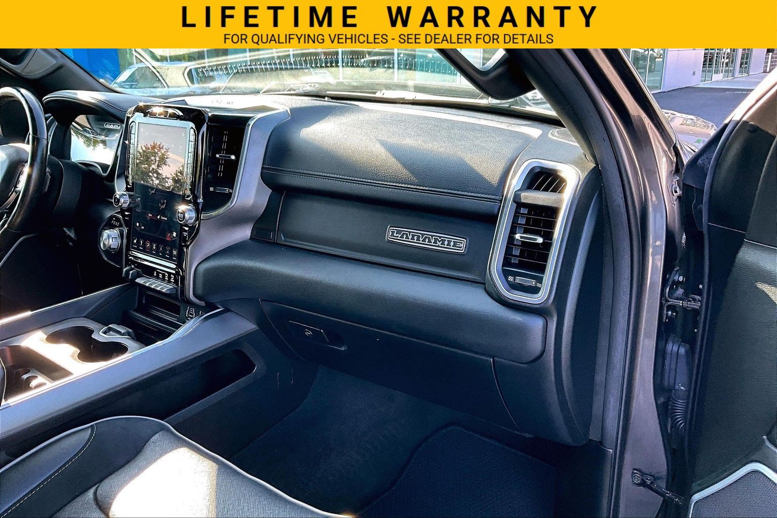 Used 2021 RAM 1500 Laramie w/ Sport Appearance Package AWD/4WD image 17