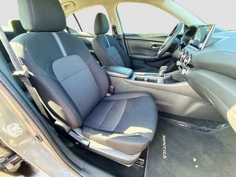 Used 2024 Nissan Sentra SV FWD image 25