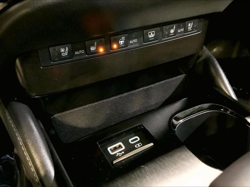 Certified 2025 Lexus ES 300h w/ Luxury Package image 35