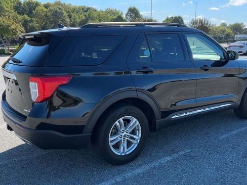 Used 2022 Ford Explorer XLT w/ Equipment Group 202A image 2