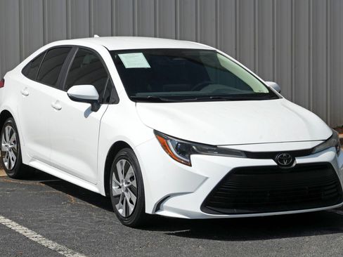 Used 2023 Toyota Corolla LE FWD image 50