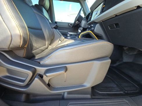 Used 2023 Ford Bronco Badlands w/ Sasquatch Package image 15