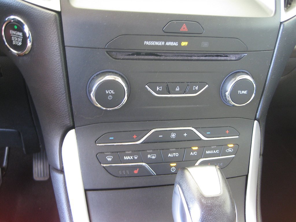 Used 2016 Ford Edge SEL w/ Equipment Group 201A FWD image 19