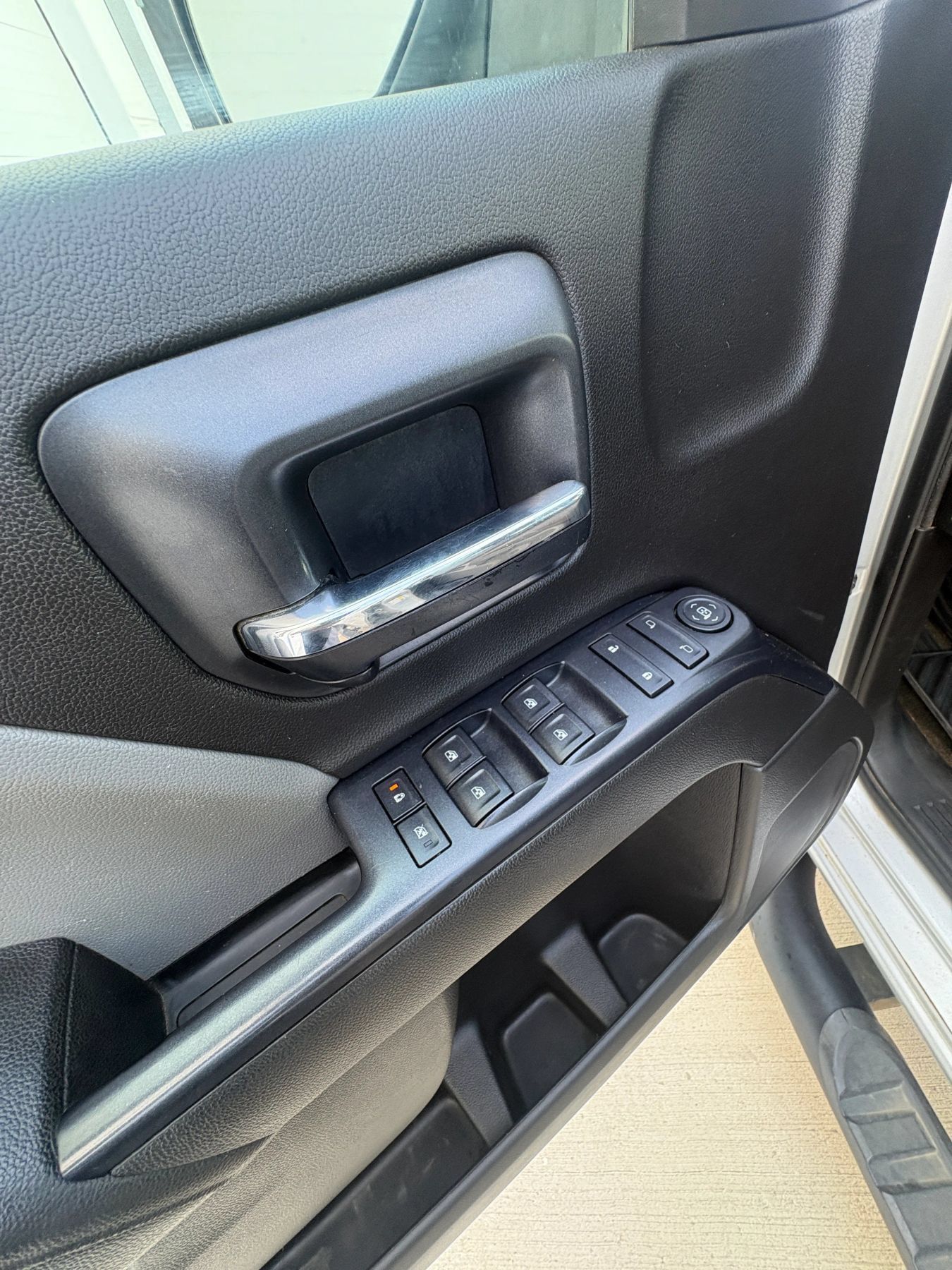 Used 2016 Chevrolet Silverado 1500 Custom w/ Custom Convenience Package RWD image 23