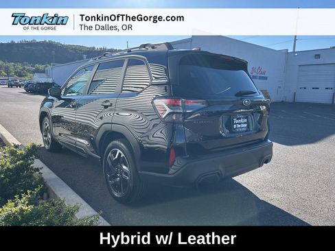 Used 2025 Subaru Forester Limited w/ Popular Package AWD/4WD image 9