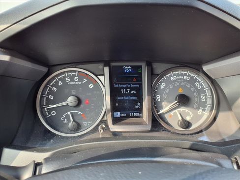 Used 2023 Toyota Tacoma TRD Off-Road image 14