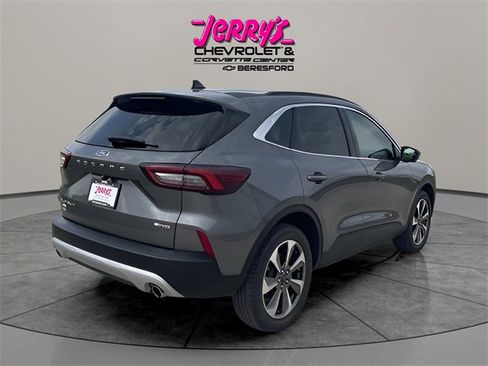 Used 2023 Ford Escape Platinum image 5