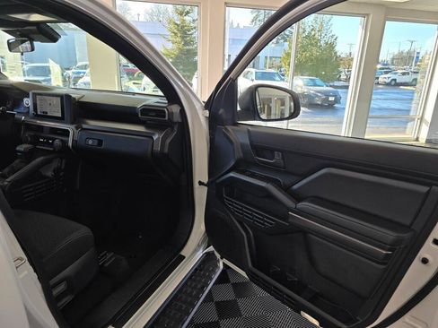 Used 2025 Toyota 4Runner SR5 image 41