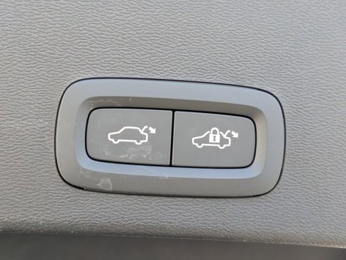 New 2025 Volvo XC40 B5 Plus w/ Protection Package Premier image 14