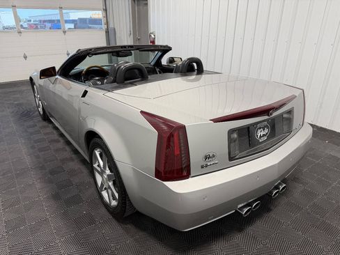 Used 2004 Cadillac XLR RWD image 36