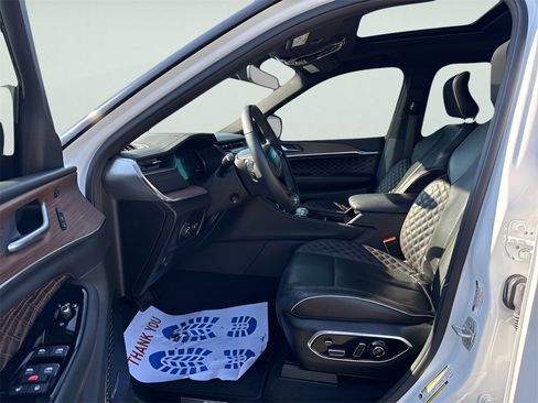 Used 2024 Jeep Grand Cherokee L Summit w/ High Altitude Package image 20