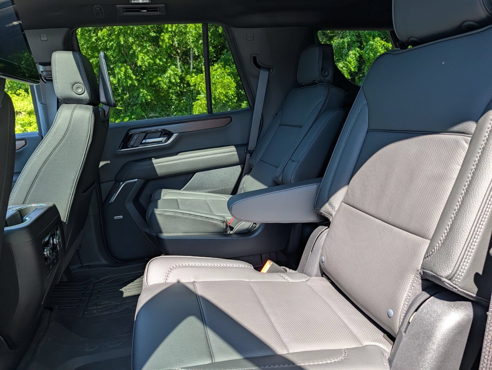 New 2026 GMC Yukon Denali w/ Denali Reserve Package AWD/4WD image 28