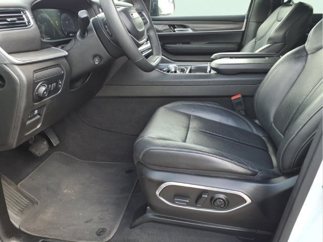 Used 2024 Jeep Wagoneer Series II w/ Flexible Seating Group RWD image 21