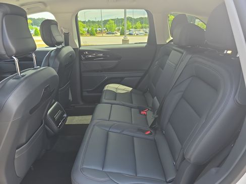 New 2026 Lincoln Nautilus Premier AWD/4WD image 14