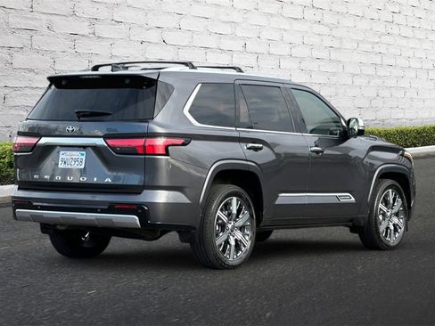 Used 2023 Toyota Sequoia Capstone image 4