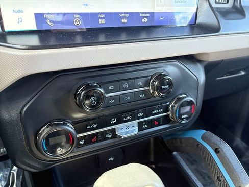 Used 2023 Ford Bronco Wildtrak AWD/4WD image 27
