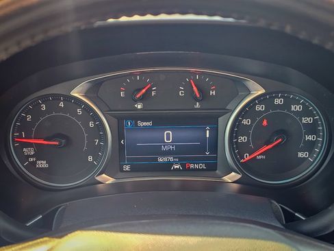 Used 2020 Chevrolet Equinox LT w/ Driver Convenience Package AWD/4WD image 16