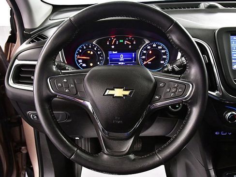 Used 2019 Chevrolet Equinox LT image 18