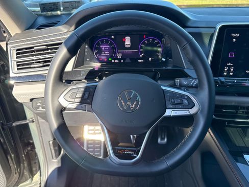 Certified 2025 Volkswagen Atlas Peak Edition SE image 15