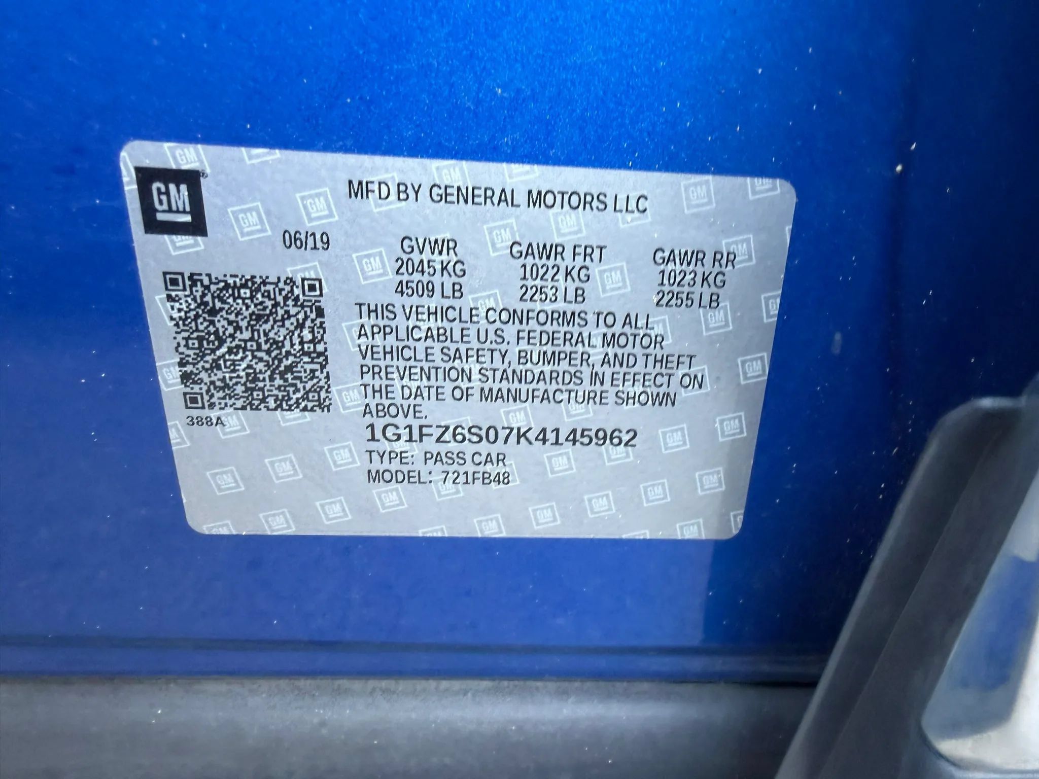 Used 2019 Chevrolet Bolt Premier w/ Infotainment Package FWD image 33