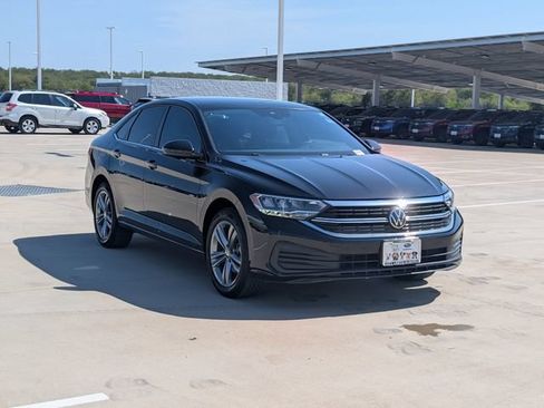 Used 2024 Volkswagen Jetta SE w/ Panoramic Sunroof Package FWD image 7