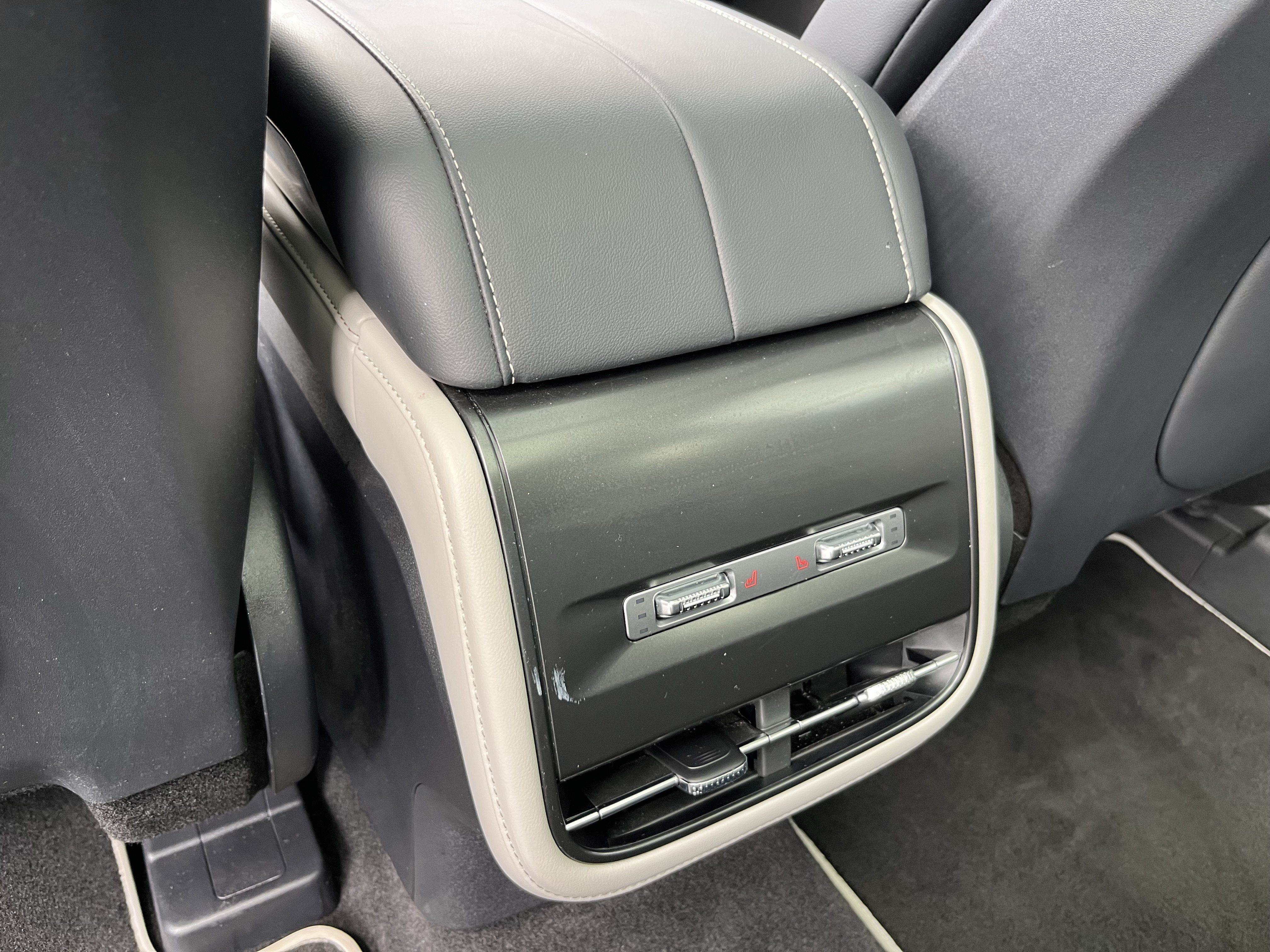 Used 2025 Lincoln Nautilus Reserve AWD/4WD image 19