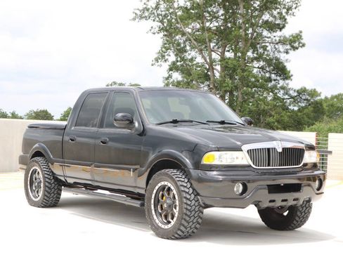 Used 2002 Lincoln Blackwood RWD image 6