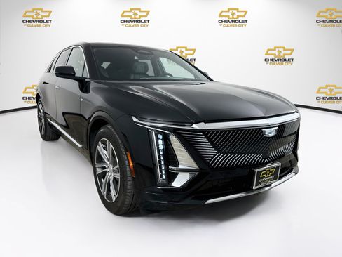 Used 2024 Cadillac Lyriq Luxury AWD/4WD image 1