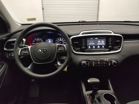 Used 2020 Kia Sorento LX image 22