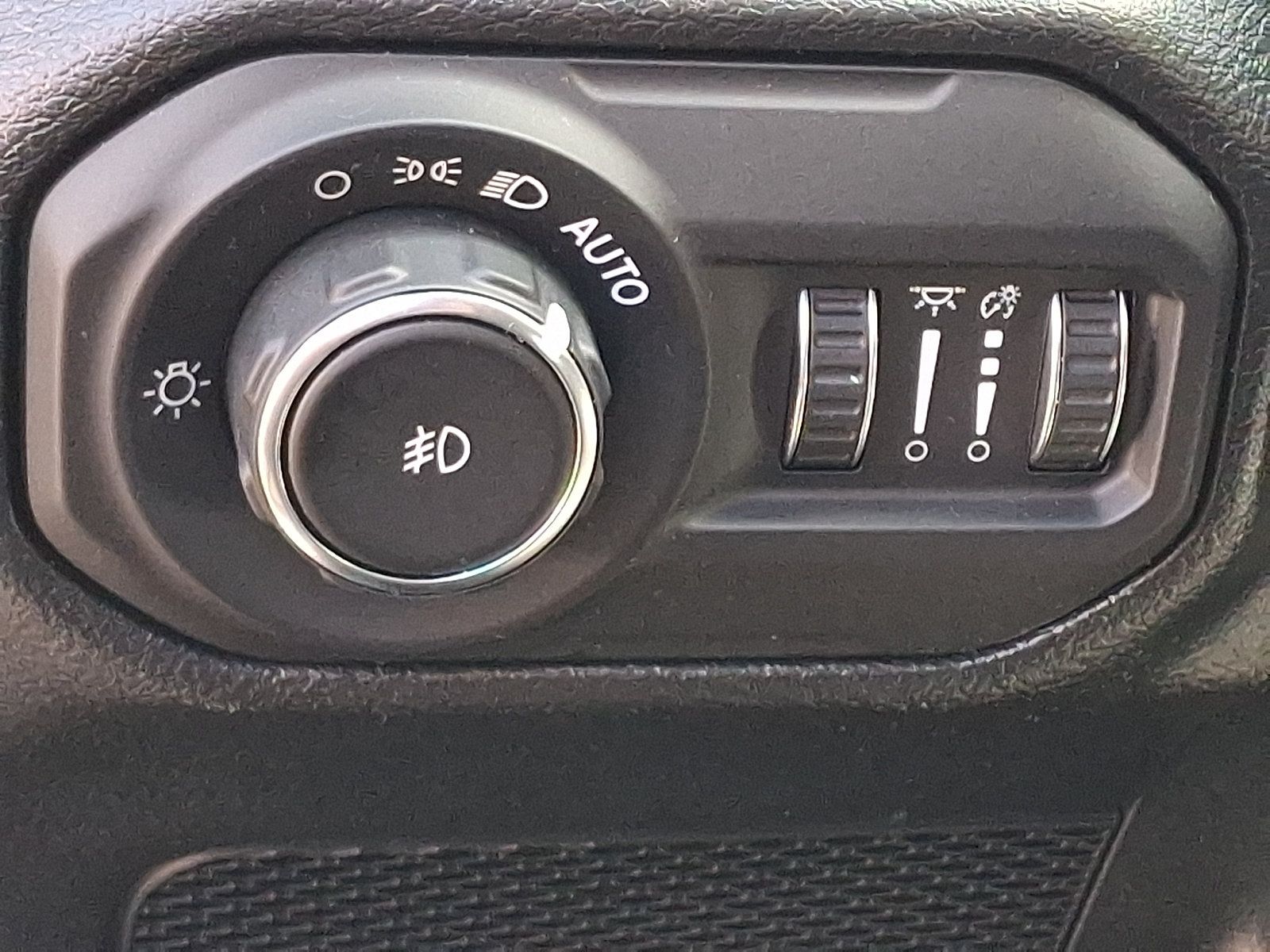 Used 2022 Jeep Wrangler Unlimited Sport AWD/4WD image 26