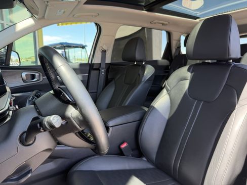 Used 2025 Kia Sorento X-Line EX AWD/4WD image 32