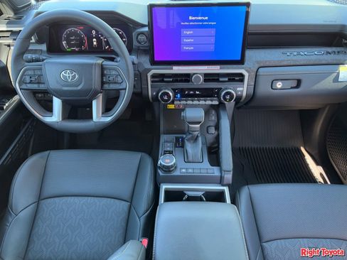 Certified 2025 Toyota Tacoma Limited AWD/4WD image 15