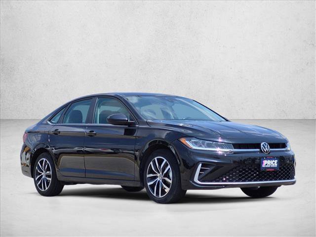 Used 2025 Volkswagen Jetta SE FWD image 3