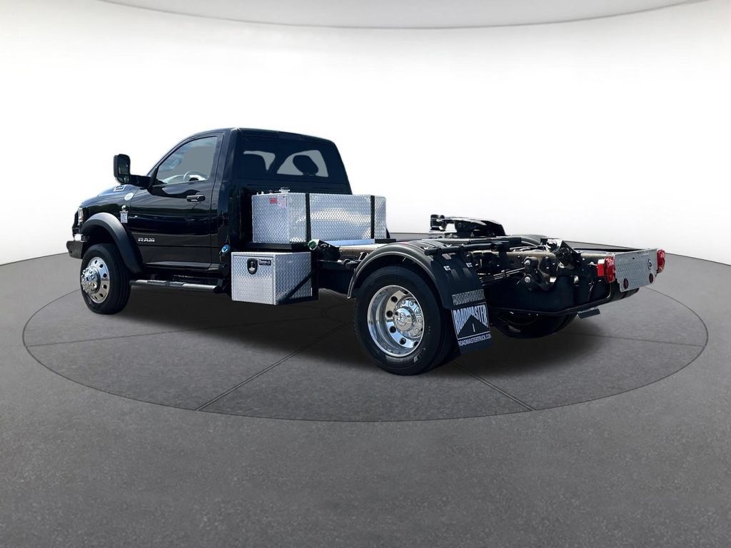 Used 2022 RAM 5500 Tradesman RWD image 3