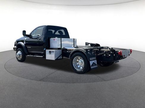 Used 2022 RAM 5500 Tradesman RWD image 3