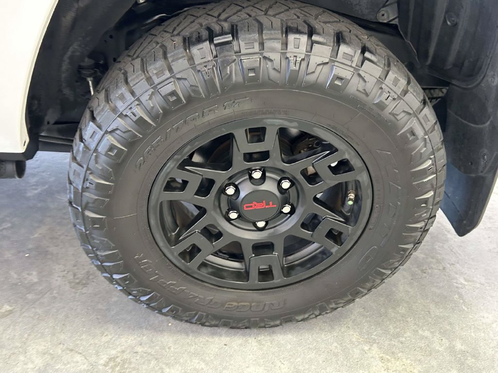 Used 2021 Toyota 4Runner Venture w/ Moonroof Package AWD/4WD image 9