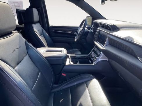 Used 2021 GMC Yukon Denali w/ Denali Premium Package AWD/4WD image 15