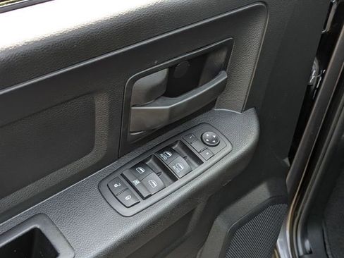 Used 2017 RAM 1500 ST w/ SXT Appearance Group AWD/4WD image 11