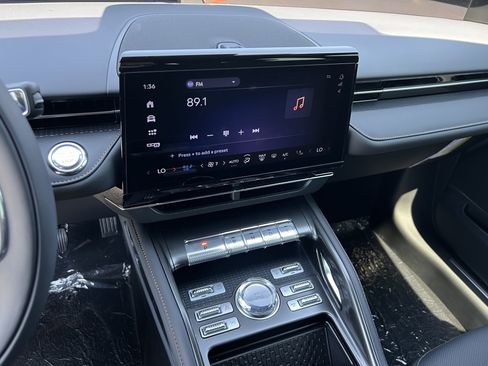 New 2025 Lincoln Nautilus Premier w/ Equipment Group 102A image 18