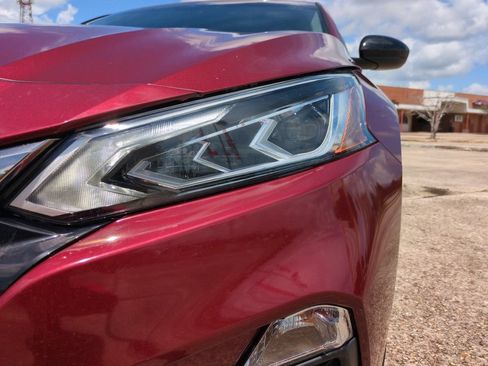 Used 2022 Nissan Altima 2.5 SR FWD image 10