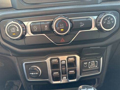 Used 2018 Jeep Wrangler Unlimited Sport S image 30