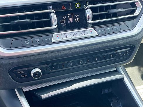 Used 2021 BMW 330i Sedan w/ Convenience Package image 15