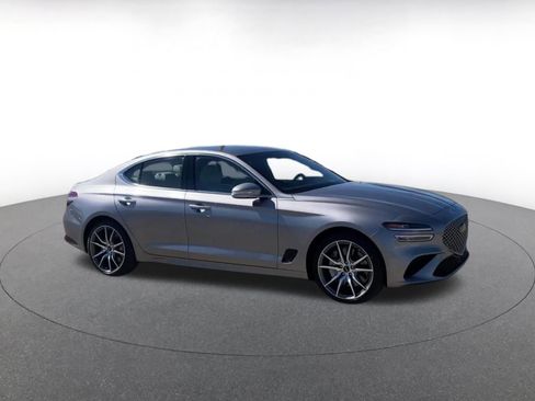 Used 2025 Genesis G70 2.5T image 2