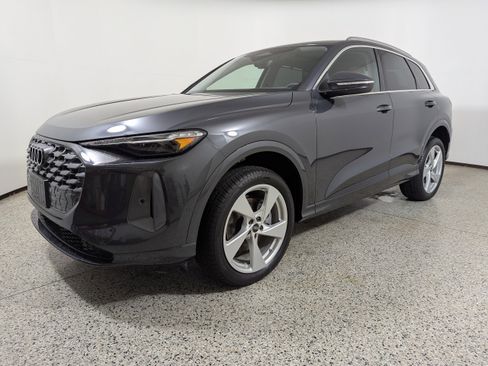 New 2025 Audi Q5 Premium Plus image 3