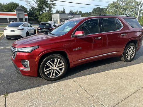 Used 2023 Chevrolet Traverse High Country FWD image 17